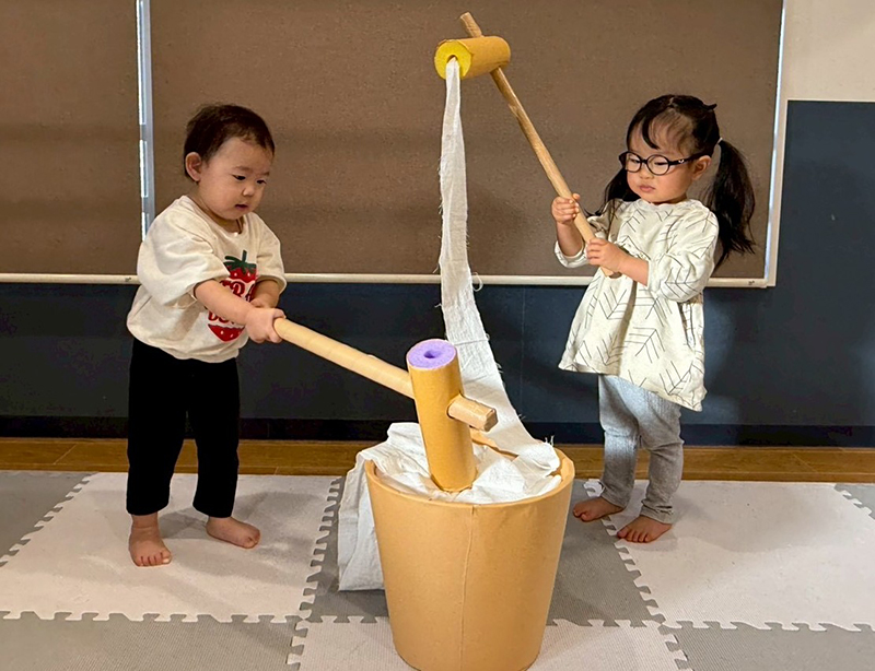 �ߘa7�N�x 1��  �܂������E�Ђ߂����ۈ牀�u�����V�сv