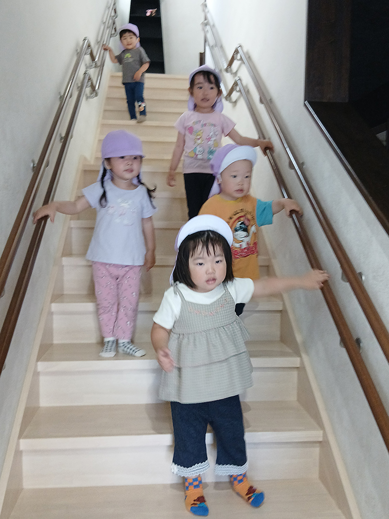 �ߘa8�N�x 5��  �܂������E�Ђ߂����ۈ牀�u�܂������E�Ђ߂����ۈ牀�̈���v
